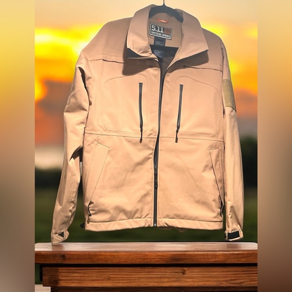 Sabre 2.0 Covert Tactical Jacket Size L - Picture 2 of 6